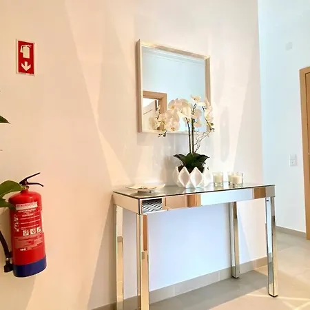 Apartment Deluxe 2 Bedroom Flat - Beachfront - Del Rey
