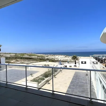 Deluxe 2 Bedroom Flat - Beachfront - Del Rey *