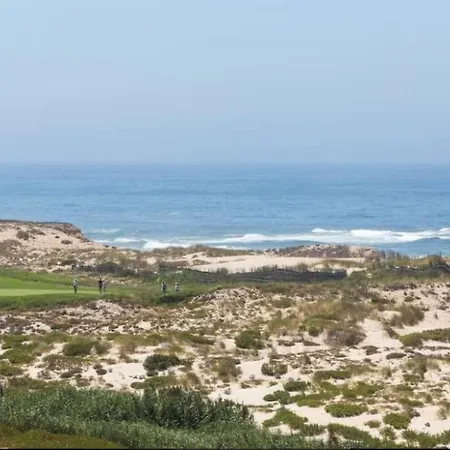 Deluxe 2 Bedroom Flat - Beachfront - Del Rey Apartment