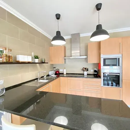 Deluxe 2 Bedroom Flat - Beachfront - Del Rey * Amoreira (Leiria)