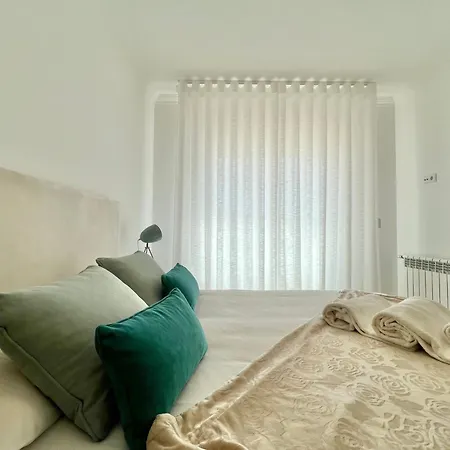 Deluxe 2 Bedroom Oceanfront Flat In Del Rey Amoreira